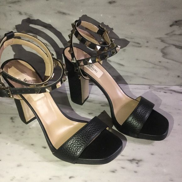 Valentino Rockstud Pumps - Picture 2 of 4
